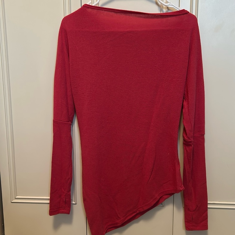 Stella and Dot size XS Raspberry assymetic sweater